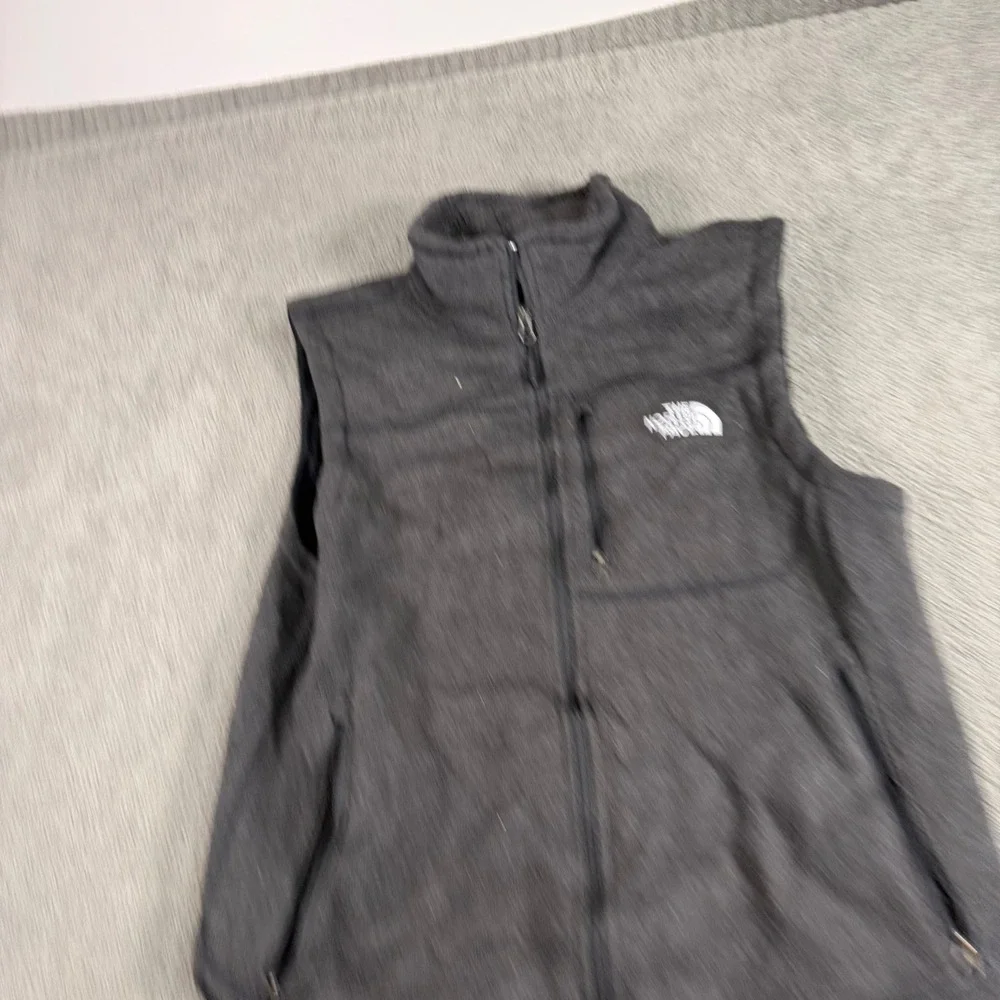 The North Face Mens Gordon Lyons Full Zip Fleece Vest Dark Grey Large L
